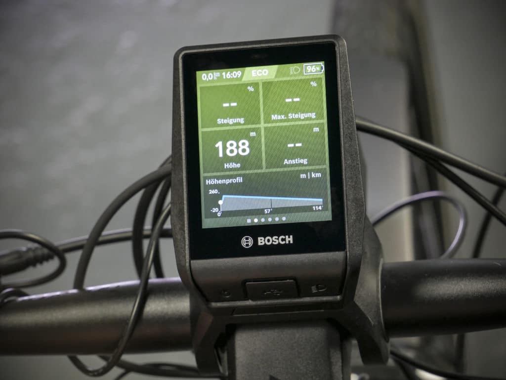 CES 2021: La bicicleta eléctrica, ahora con ordenador de a bordo y GPS: así  es el Nyon de Bosch