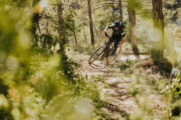 Bicicleta eléctrica de montaña con motor Bosch Performance SX