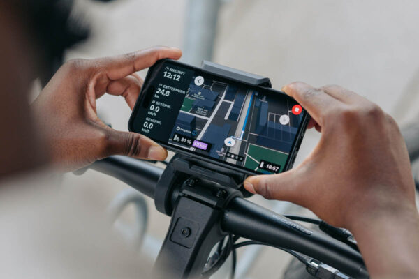 Auf der Eurobike 2024 von Bosch präsentierte neue Darstellung der Navigation in der eBike Flow App.