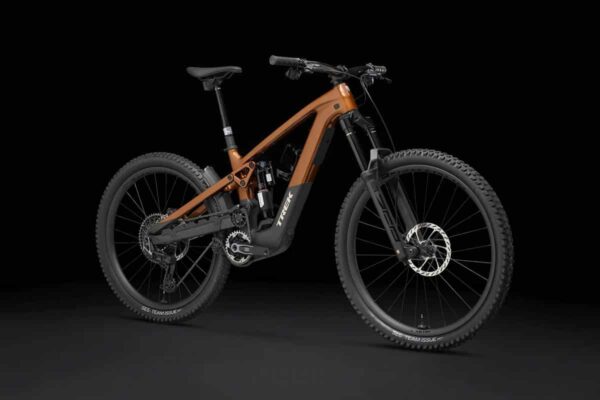 Trek Slash+ 9.9 X0 AXS T-Type para la temporada 2025 en color “Pennyflake”.