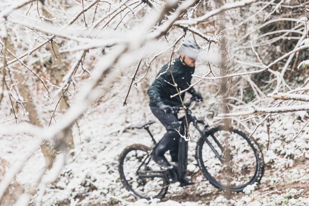 La pérdida de rendimiento en una batería E-Bike cuando hace frío es molesta pero inevitable. Afortunadamente, hay algunas soluciones.